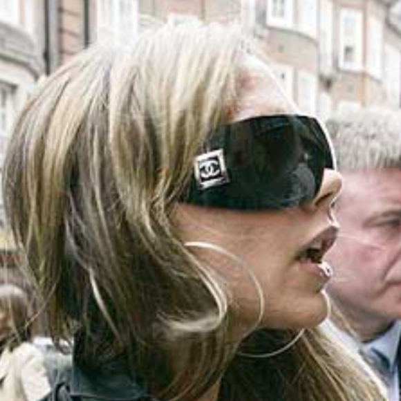 CHANEL Y2K Vintage Sunglasses Wrap Around Large Chanel Logo Gold and Brown - Picture 6 of 10